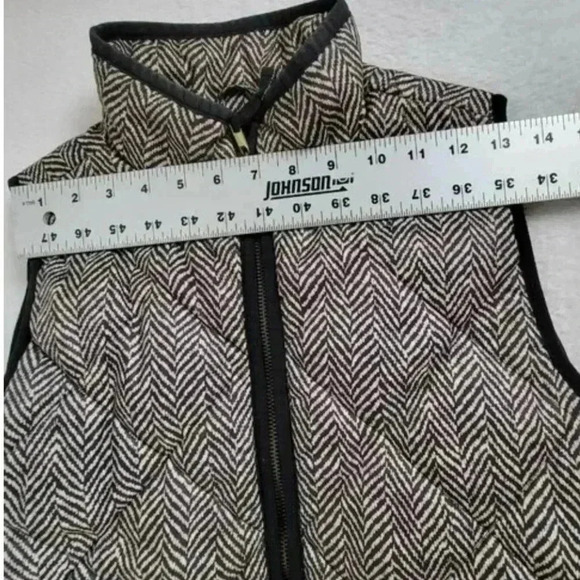 J. Crew Women's Quilted Zip Up Puffer Vest Black Herringbone Pockets Size Small - Picture 5 of 7